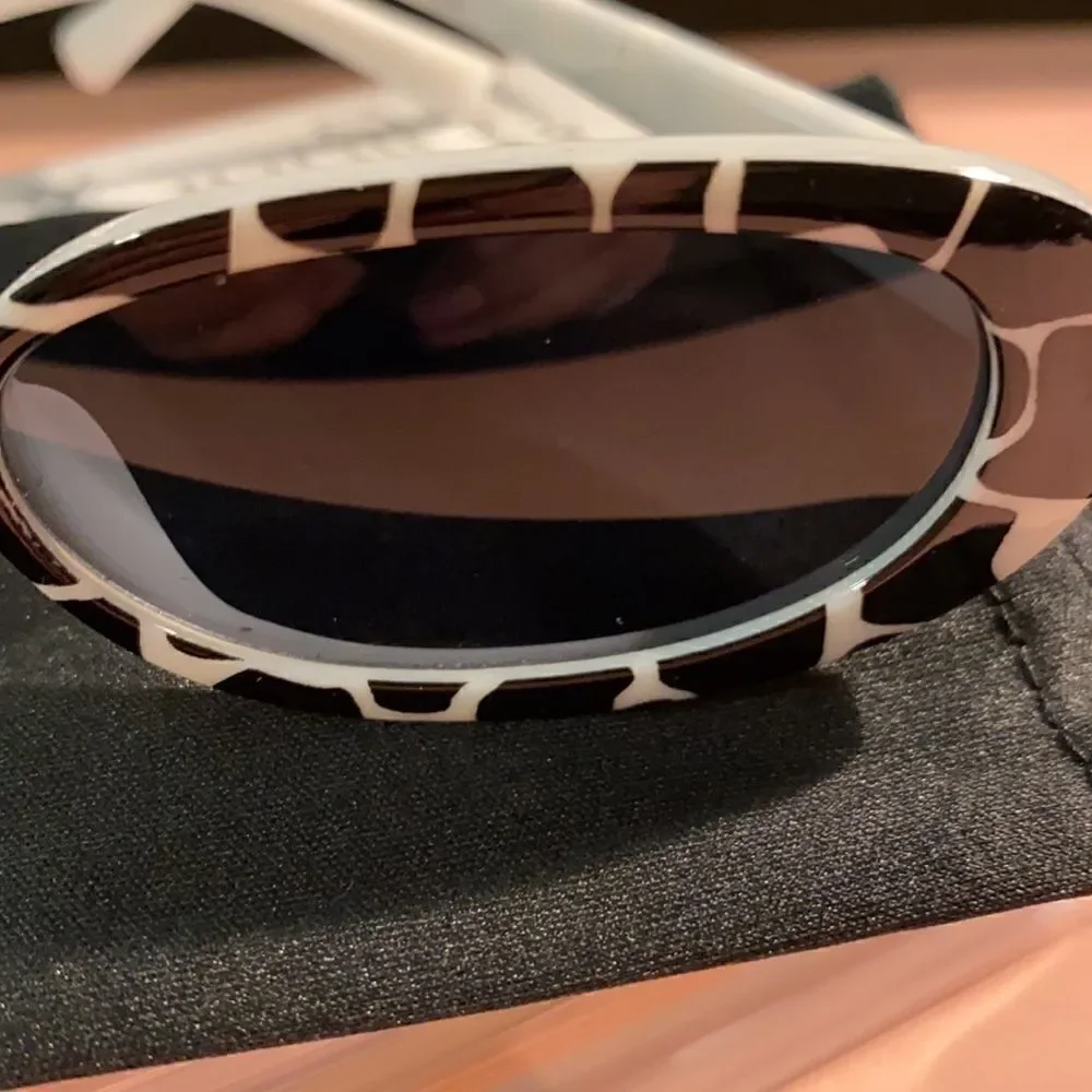 Oval Small Vintage animal print Tinted Lens